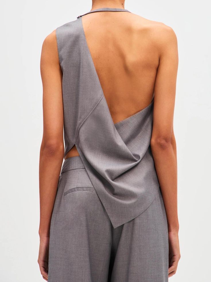 The Power of Minimalist Fashion