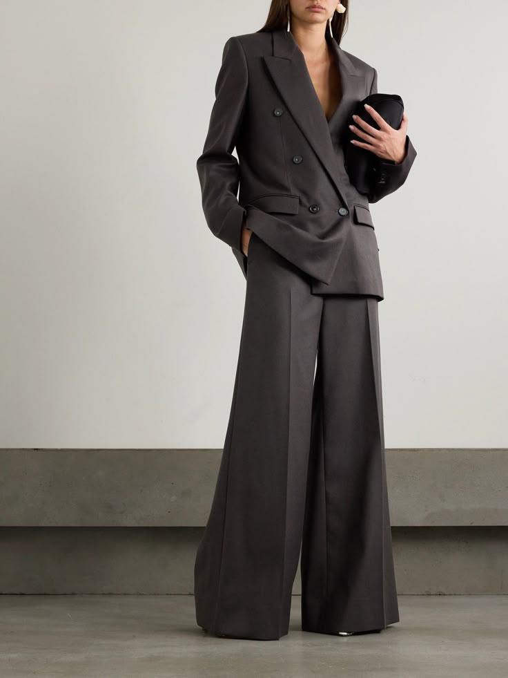 How to Build a Capsule Wardrobe